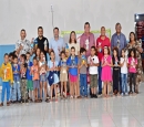 Vereadores participam de entrega de ovos de Pscoa para crianas da rede municipal de ensino